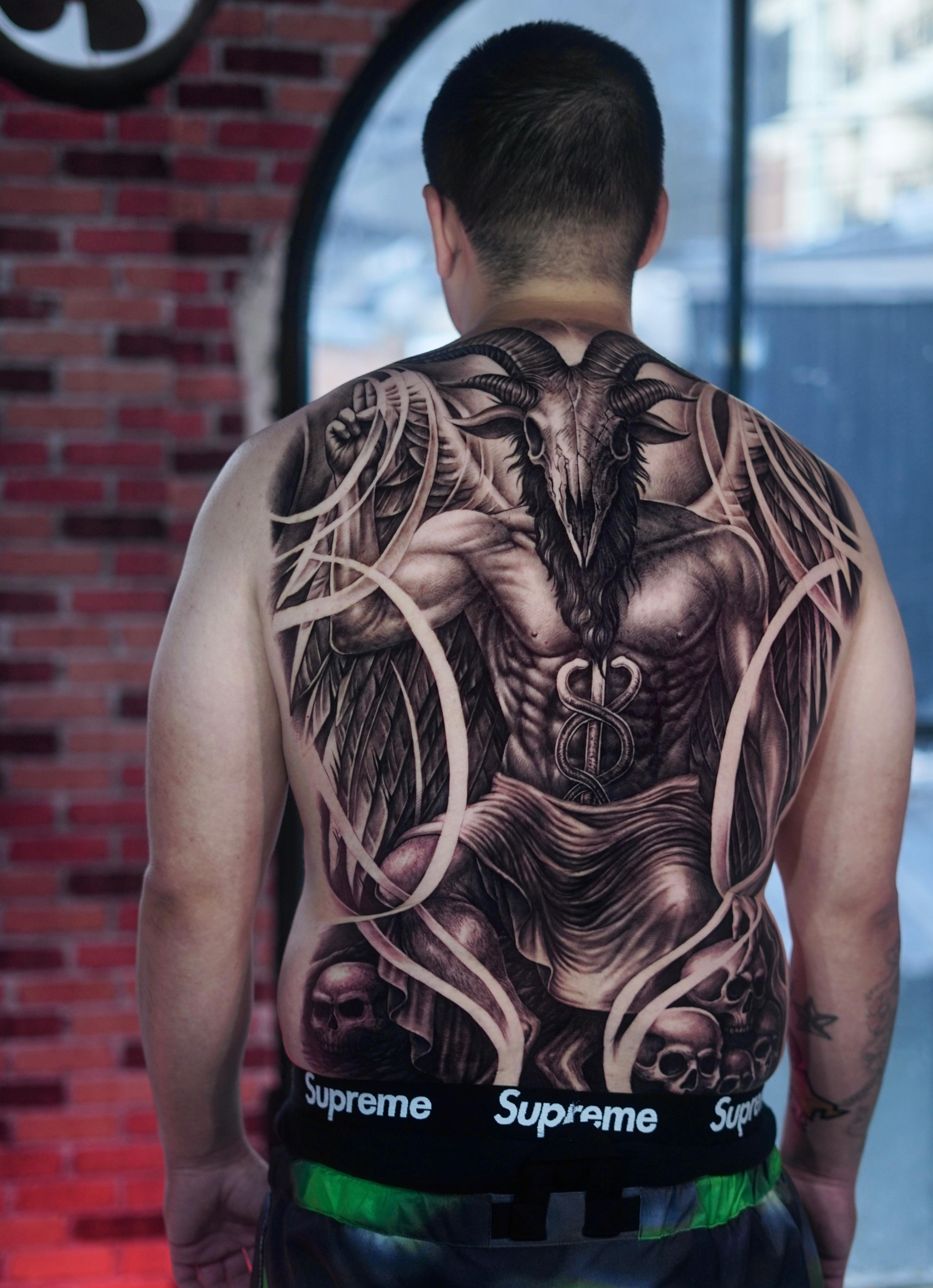 Tattoo by Emanuel, 18
